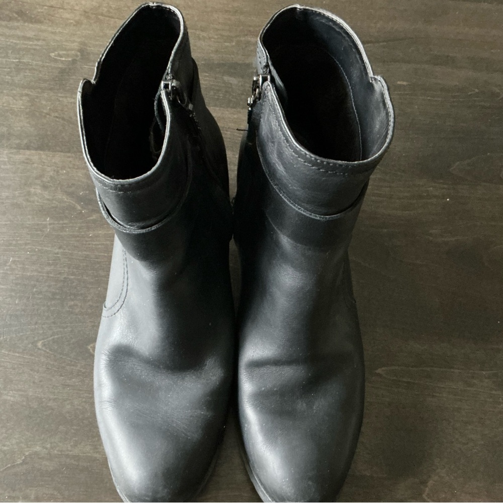 Geox Black Leather Ankle Booties